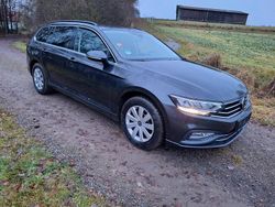 Schwarz Gebraucht 2021 VW Passat Business Kombi | 12.300 €