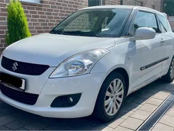 Weiß Gebraucht 2013 Suzuki Swift Kleinwagen | 5.900 € (Etwas zu teuer)