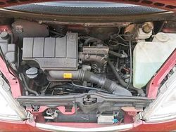 Rot Gebraucht 2000 Mercedes A140 Kleinwagen | 1.500 €