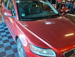 Rot Gebraucht 2011 Volvo V50 Kombi | 3.500 €