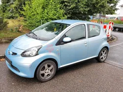 Blau Gebraucht 2005 Toyota Aygo Kleinwagen | 1.650 € (Fairer Preis)