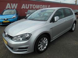 Silber Gebraucht 2016 VW Golf VII LOUNGE Limousine | 11.990 € (Etwas zu teuer)