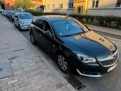 Schwarz Gebraucht 2016 Opel Insignia Kombi | 9.500 €