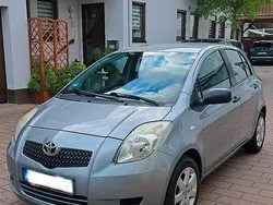 Grau Gebraucht 2006 Toyota Yaris Kleinwagen | 3.200 € (Fairer Preis)