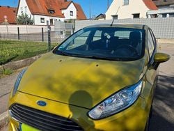Gold Gebraucht 2015 Ford Fiesta Trend Kleinwagen | 5.200 € (Fairer Preis)