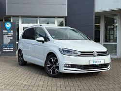 Weiß Gebraucht 2019 VW Touran R Van / Kleinbus | 26.990 € (Fairer Preis)