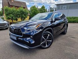 Tiefschwarz Gebraucht 2020 Toyota Highlander Luxury SUV | 49.300 € (Etwas zu teuer)