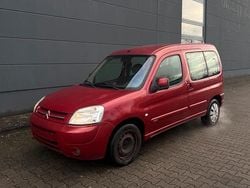 Rot Gebraucht 2005 Citroën Berlingo Van / Kleinbus | 3.000 €