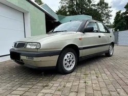 Gold Gebraucht 1995 Lancia Delta Limousine | 2.950 €