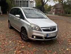 Silber Gebraucht 2006 Opel Zafira Van / Kleinbus | 2.400 € (Fairer Preis)