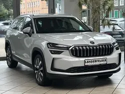 Moonweiss metallic Gebraucht 2025 Skoda Kodiaq Selection SUV | 49.999 € (Fairer Preis)