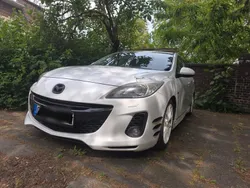 Weiß Gebraucht 2012 Mazda 3 Sports-Line Kleinwagen | 4.000 € (Guter Preis)