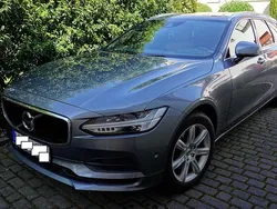 Grau Gebraucht 2017 Volvo V90 Momentum Kombi | 13.500 € (Etwas zu teuer)