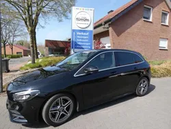 Nachtschwarz Gebraucht 2020 Mercedes B180 AMG Van / Kleinbus | 26.950 € (Fairer Preis)