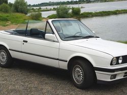 Weiß Gebraucht 1990 BMW 325 Cabriolet Sport Line Cabrio | 17.990 €