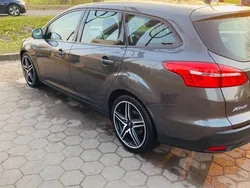 Grau Gebraucht 2015 Ford Focus Trend Kombi | 10.800 € (Fairer Preis)