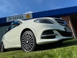 Weiß Gebraucht 2018 Mercedes B250e Van / Kleinbus | 14.200 €
