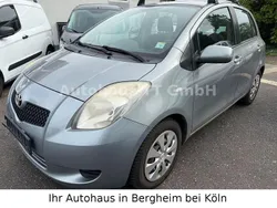 Grau Gebraucht 2007 Toyota Yaris Limousine | 3.450 € (Guter Preis)