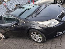 Schwarz Gebraucht 2011 Toyota Avensis Limousine | 10.000 € (Etwas zu teuer)