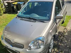 Silber Gebraucht 2006 Toyota Yaris Limousine | 1.950 € (Superpreis)