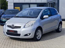 Silber Gebraucht 2011 Daihatsu Charade Kleinwagen | 4.890 €