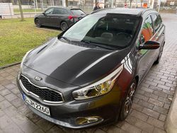 Grau Gebraucht 2013 Kia Ceed Spirit Kleinwagen | 7.800 € (Superpreis)