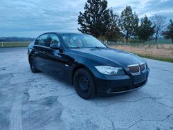 Schwarz Gebraucht 2007 BMW 320 Limousine | 1.950 € (Guter Preis)