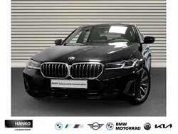 Black sapphire metallic Gebraucht 2025 BMW 540 Comfort Edition Limousine | 70.304 € (Guter Preis)