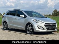 Silber Gebraucht 2017 Hyundai i30 Passion Kombi | 6.900 € (Superpreis)