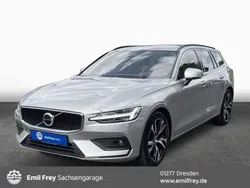 Silber Gebraucht 2024 Volvo V60 Core Kombi | 35.450 € (Guter Preis)