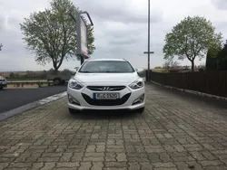 Weiß Gebraucht 2015 Hyundai i40 Kombi | 9.000 €