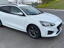 Weiß Gebraucht 2019 Ford Focus ST-Line Kombi | 13.450 € (Guter Preis)