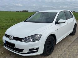 Weiß Gebraucht 2015 VW Golf VII LOUNGE Limousine | 9.999 € (Guter Preis)