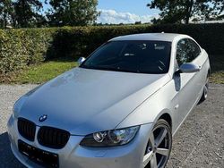 Silber Gebraucht 2006 BMW 325 Coupé | 15.000 €