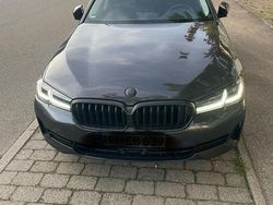Grau Gebraucht 2021 BMW 520 Kombi | 25.500 € (Fairer Preis)