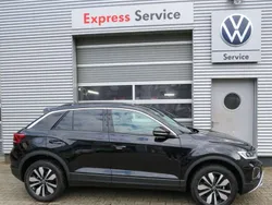 Deep black perleffekt Gebraucht 2024 VW T-Roc Life SUV | 31.700 € (Fairer Preis)