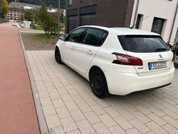 Weiß Gebraucht 2014 Peugeot 308 Active Limousine | 12.000 € (Teuer)