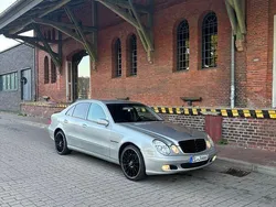 Silber Gebraucht 2003 Mercedes E200 Limousine | 2.700 €