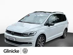 Weiß Gebraucht 2022 VW Touran Highline Van / Kleinbus | 45.390 €
