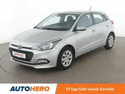 Grau Gebraucht 2018 Hyundai i20 Classic Kleinwagen | 9.720 € (Fairer Preis)