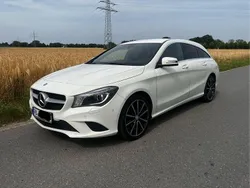 Weiß Gebraucht 2016 Mercedes CLA180 Shooting Brake Urban Kombi | 14.990 € (Fairer Preis)