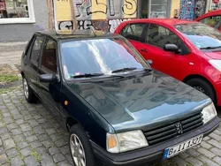 Grün Gebraucht 1994 Peugeot 205 Limousine | 4.900 €