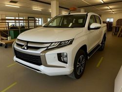 Perlmutt weiß (metallic) Gebraucht 2021 Mitsubishi L200 Abholung | 28.900 € (Fairer Preis)