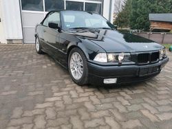 Schwarz Gebraucht 1995 BMW 320 Cabriolet Cabrio | 4.500 €