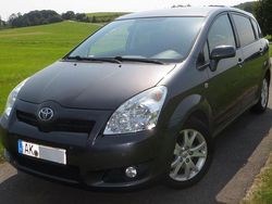 Grau Gebraucht 2008 Toyota Corolla Verso Team Van / Kleinbus | 3.800 € (Fairer Preis)