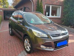 Grau Gebraucht 2015 Ford Kuga Titanium SUV | 10.950 € (Fairer Preis)