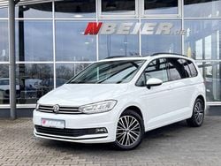 Pure white Gebraucht 2024 VW Touran Comfortline Van / Kleinbus | 34.390 € (Fairer Preis)