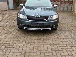 Grau Gebraucht 2016 Skoda Octavia Kombi | 10.800 € (Superpreis)