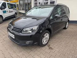 Deep black perleffekt Gebraucht 2013 VW Touran Life Van / Kleinbus | 7.999 € (Fairer Preis)