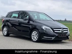 Schwarz Gebraucht 2012 Mercedes B200 Edition 1 Van / Kleinbus | 6.500 € (Fairer Preis)